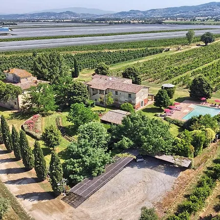 Foresteria Il Giardino Di Fontarronco Farm stay *